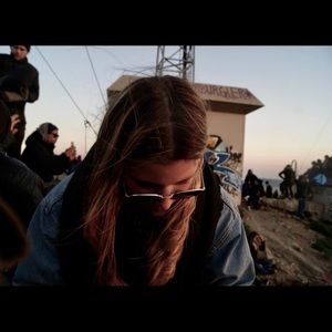 Meet your Posher, Julia